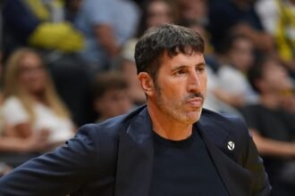 Μουμπρού: «Περήφανος για τα παιδιά, πίστεψαν μέχρι το τέλος»