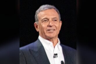 Ο Άιγκερ ακύρωσε τα εισιτήρια διαρκείας στους Κλίπερς για τον Κρις Πολ