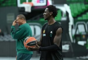 Μπόνγκα: «Σίγουρα θα αντιδράσουμε – Νιώθω το Telekom Center σαν σπίτι μου»