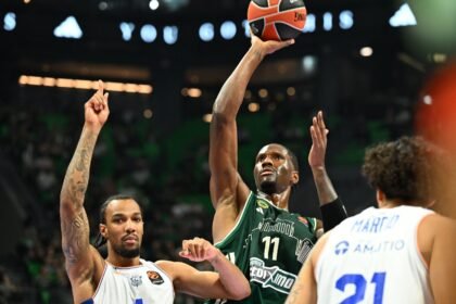 Ο Παναθηναϊκός λύγισε τη Μπασκόνια με 85-79 χάρη στα καθοριστικά τρίποντα